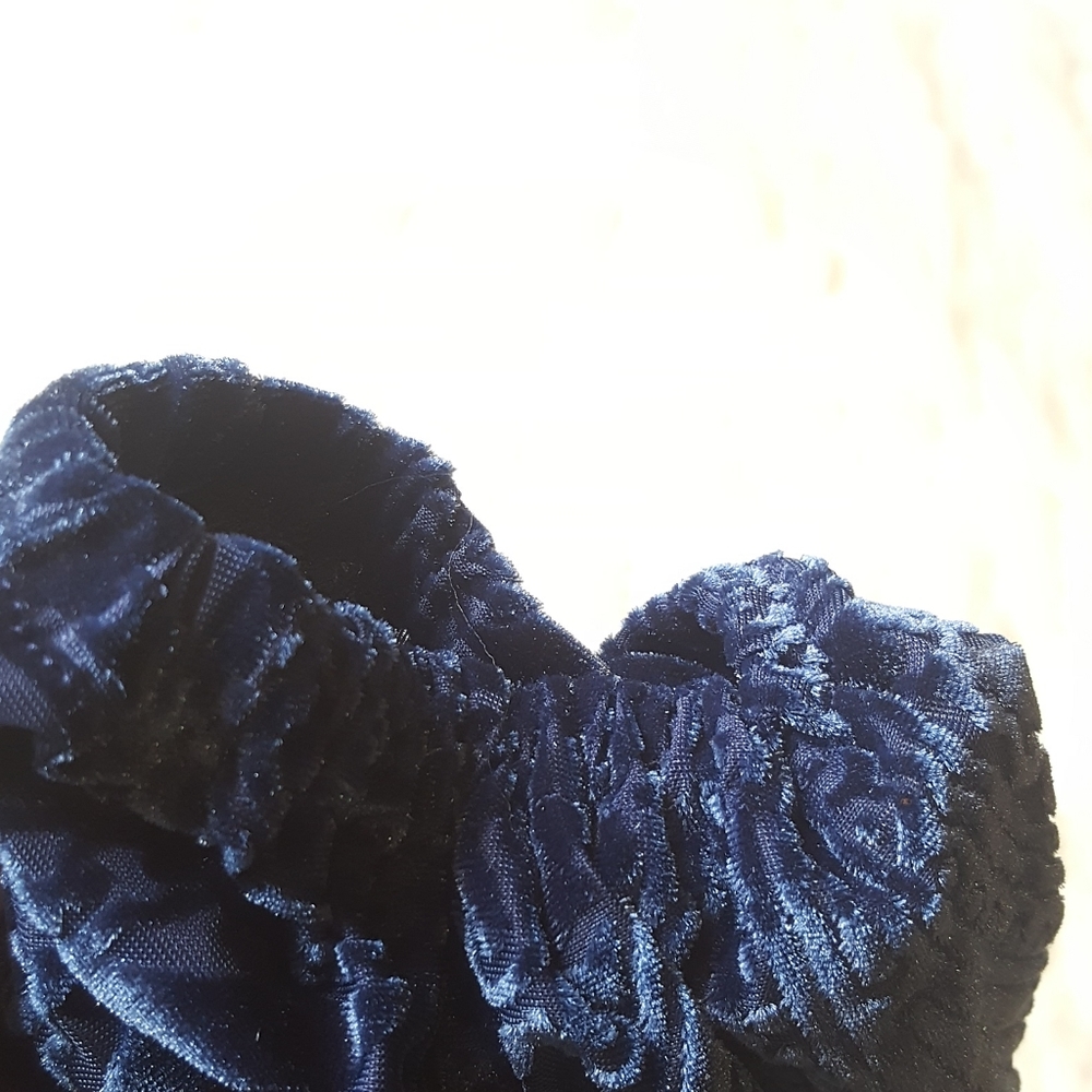 Ecote wrap front blue paisley velvet romper - Picture 6 of 7